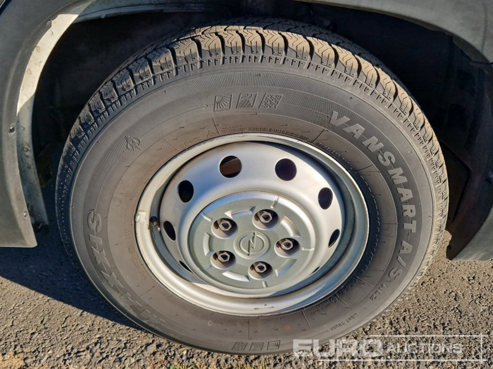 Commercial vehicle 2024 Opel Movano: picture 9