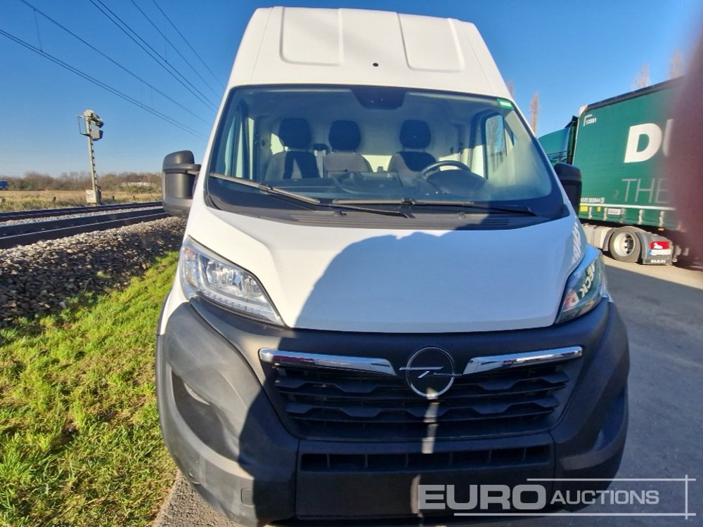 Commercial vehicle 2024 Opel Movano: picture 8