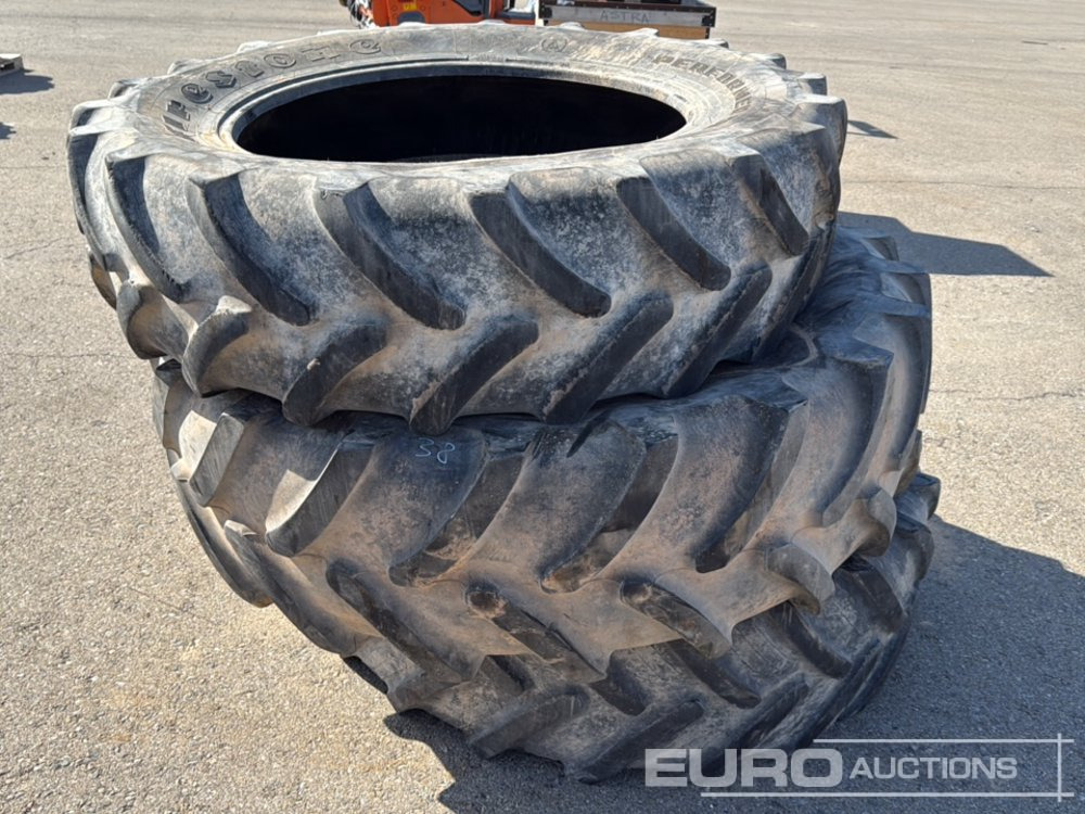 Firestone Pallet of Tyres 520/85-38, 520/70-38, 420/85-38 - Tire: picture 4 Firestone Pallet of Tyres 520/85-38, 520/70-38, 420/85-38 - Tire: picture 4