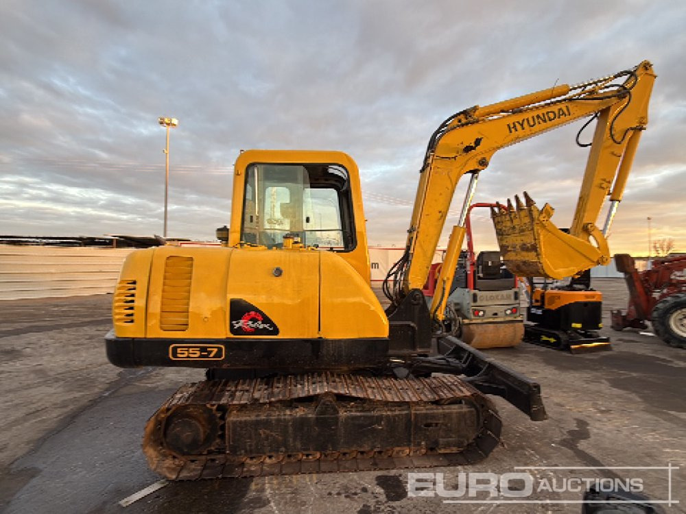 Mini excavator Hyundai R55-7: picture 6