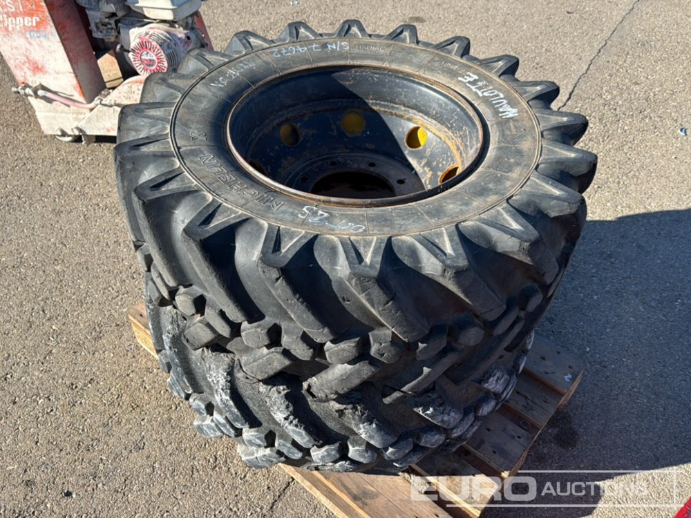 Michelin 15R 22.5XF Tyres & Rim to suit Haulotte HA20/25 (2 of) - Tire: picture 1 Michelin 15R 22.5XF Tyres & Rim to suit Haulotte HA20/25 (2 of) - Tire: picture 1