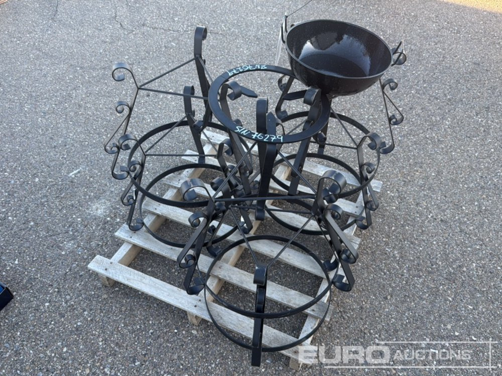 Outdoor Wood-Burning Fire Pits (4 of) / Brasero Exterior - Construction equipment: picture 3 Outdoor Wood-Burning Fire Pits (4 of) / Brasero Exterior - Construction equipment: picture 3