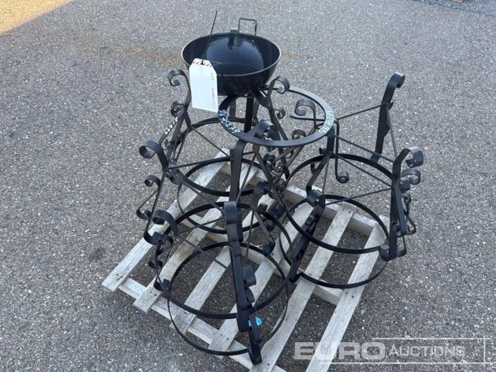 Outdoor Wood-Burning Fire Pits (4 of) / Brasero Exterior - Construction equipment: picture 2 Outdoor Wood-Burning Fire Pits (4 of) / Brasero Exterior - Construction equipment: picture 2