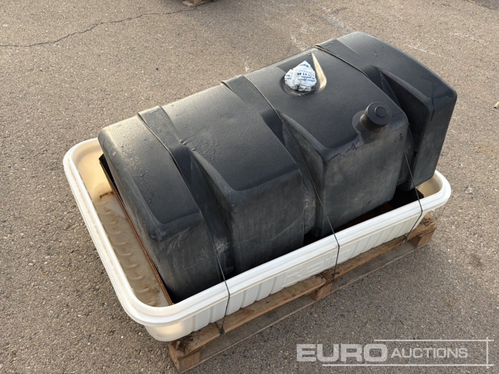 Plastic Fuel Bowser - Storage tank: picture 2 Plastic Fuel Bowser - Storage tank: picture 2