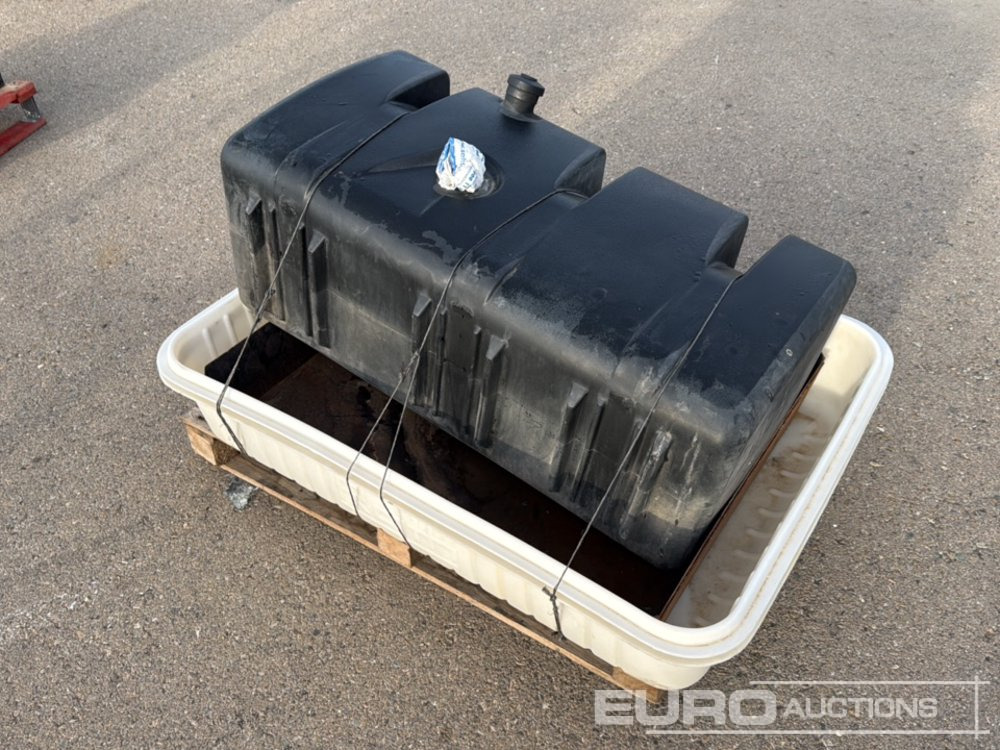 Plastic Fuel Bowser - Storage tank: picture 3 Plastic Fuel Bowser - Storage tank: picture 3