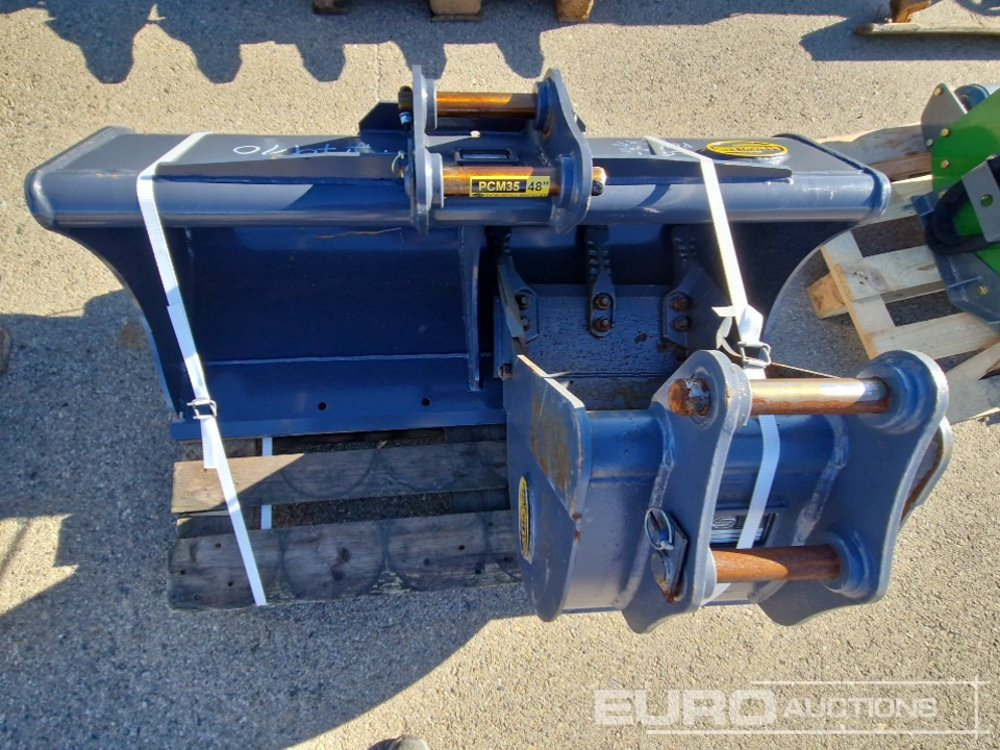 Set of PMC35 18' Digging Bucket (S/N 5017871008BD), PMC35 48' Cleaning Bucket (S/N 5033630023) - Bucket: picture 5 Set of PMC35 18' Digging Bucket (S/N 5017871008BD), PMC35 48' Cleaning Bucket (S/N 5033630023) - Bucket: picture 5