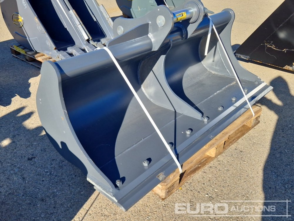 Strickland DB13 - Bucket: picture 3 Strickland DB13 - Bucket: picture 3