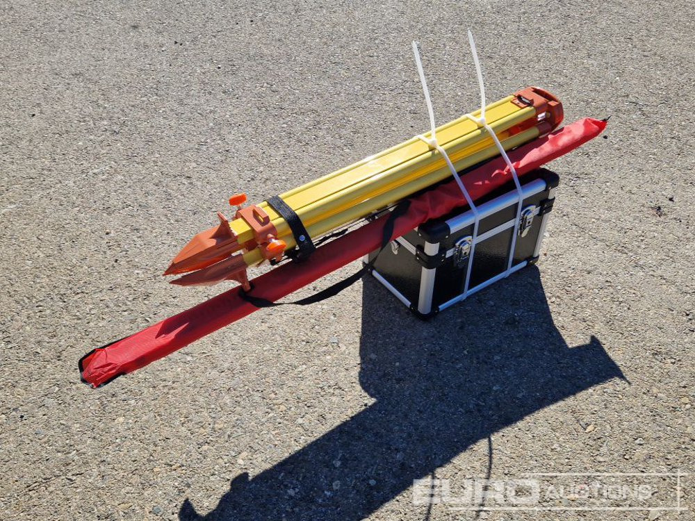 Unused Captok Self-Leveling Rotary Laser Level With Batteries, Receiver, Tripod, Grade Rod - Garage equipment: picture 2 Unused Captok Self-Leveling Rotary Laser Level With Batteries, Receiver, Tripod, Grade Rod - Garage equipment: picture 2