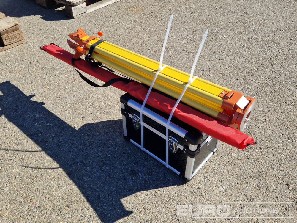 Unused Captok Self-Leveling Rotary Laser Level With Batteries, Receiver, Tripod, Grade Rod - Garage equipment: picture 3 Unused Captok Self-Leveling Rotary Laser Level With Batteries, Receiver, Tripod, Grade Rod - Garage equipment: picture 3