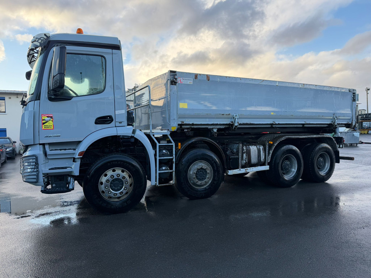 Camion porteur bi-benne EM-584-QH - Tipper: picture 4 Camion porteur bi-benne EM-584-QH - Tipper: picture 4