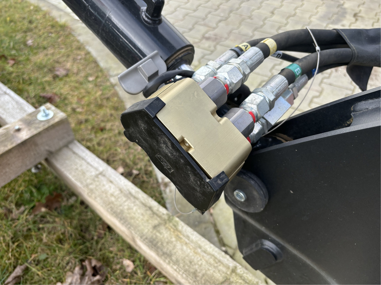 Alö Frontlader G5L Valtra - Front loader for tractor: picture 2 Alö Frontlader G5L Valtra - Front loader for tractor: picture 2