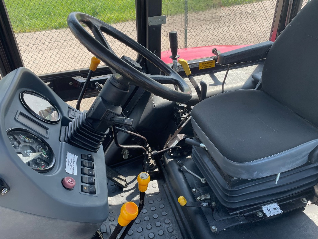 Belarus 920.4 - Farm tractor: picture 4 Belarus 920.4 - Farm tractor: picture 4