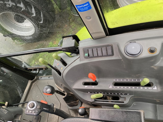 Claas Axos 310 - Farm tractor: picture 4 Claas Axos 310 - Farm tractor: picture 4