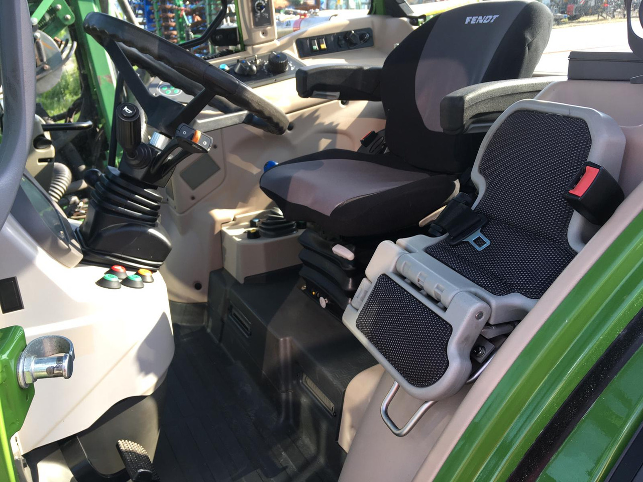 Fendt 211 Vario - Farm tractor: picture 5 Fendt 211 Vario - Farm tractor: picture 5