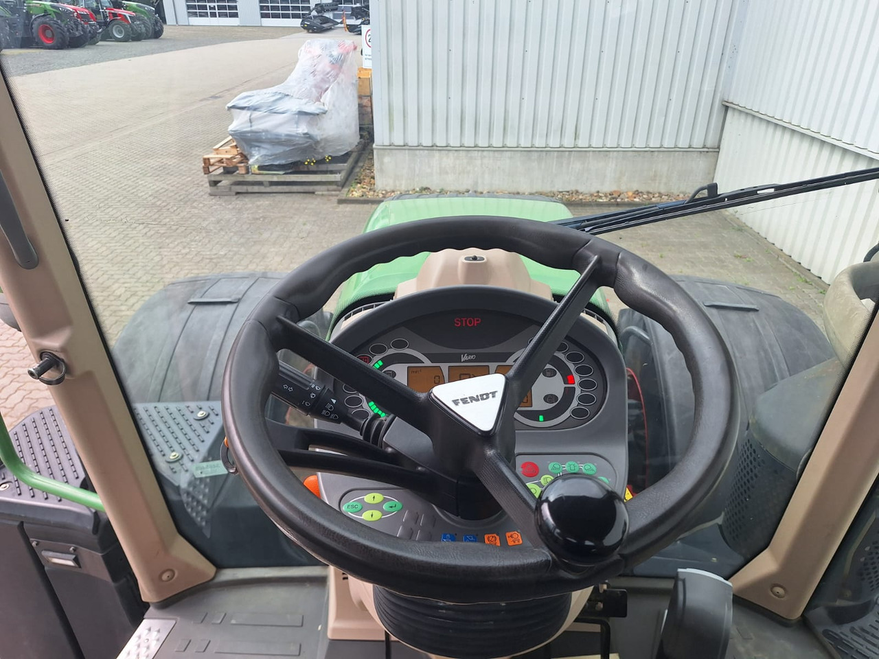 Fendt 720 Vario SCR Profi - Farm tractor: picture 3 Fendt 720 Vario SCR Profi - Farm tractor: picture 3