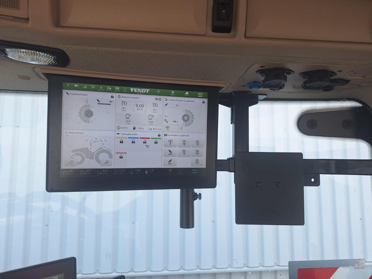 Fendt 724 Vario Gen6 Profi Setting2 - Farm tractor: picture 3 Fendt 724 Vario Gen6 Profi Setting2 - Farm tractor: picture 3