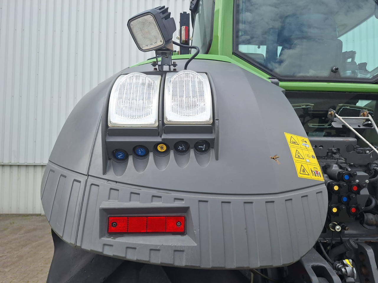 Farm tractor Fendt 828 Vario S4 ProfiPlus: picture 9
