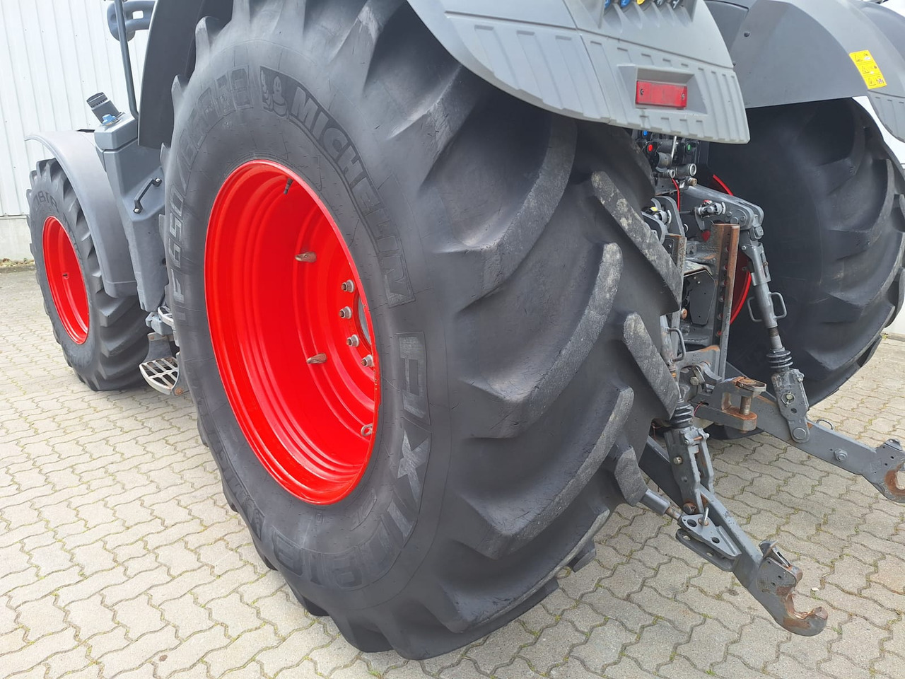 Farm tractor Fendt 828 Vario S4 ProfiPlus: picture 10