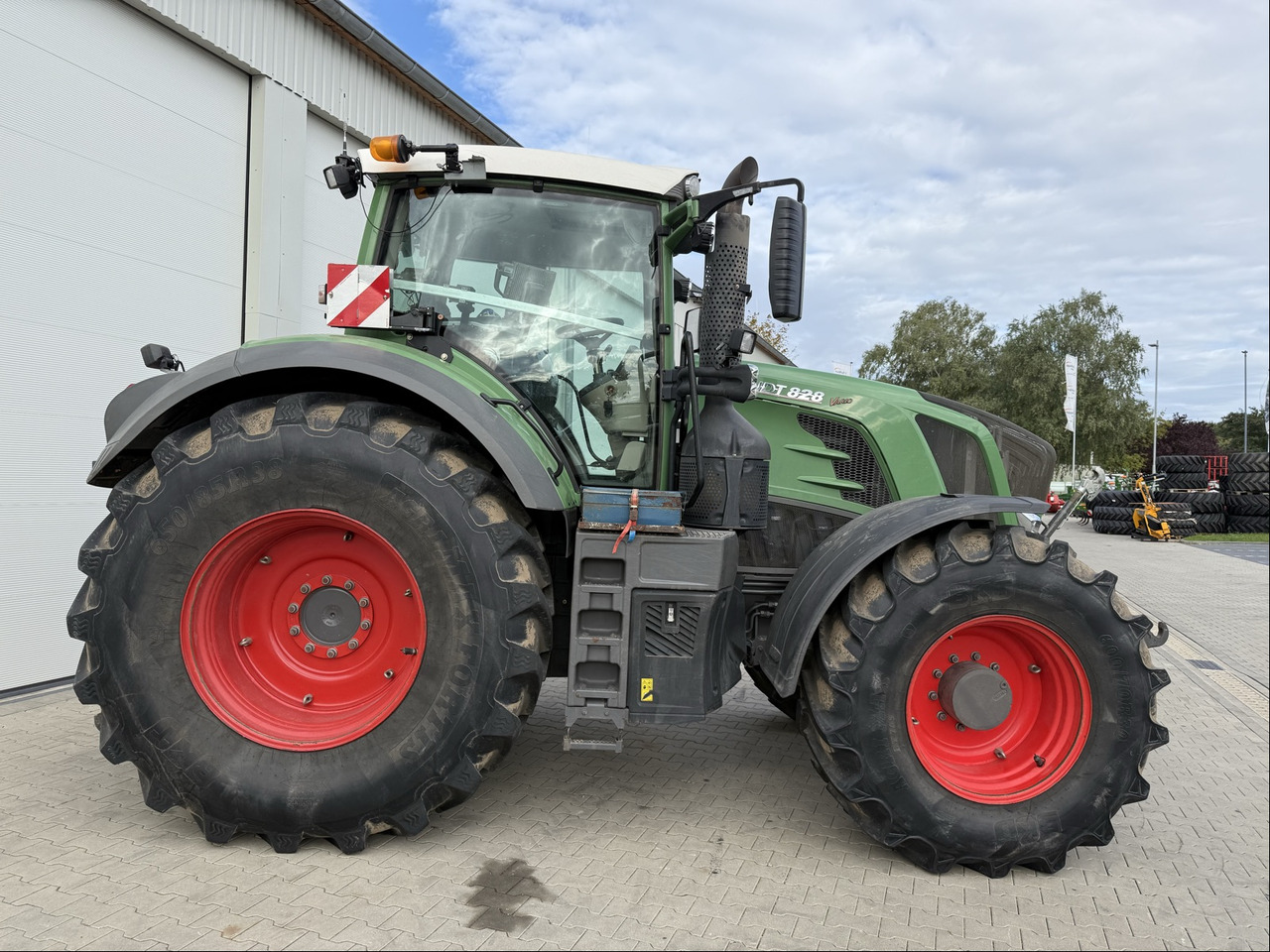 Farm tractor Fendt 828 Vario S4 ProfiPlus Motor NEU: picture 6