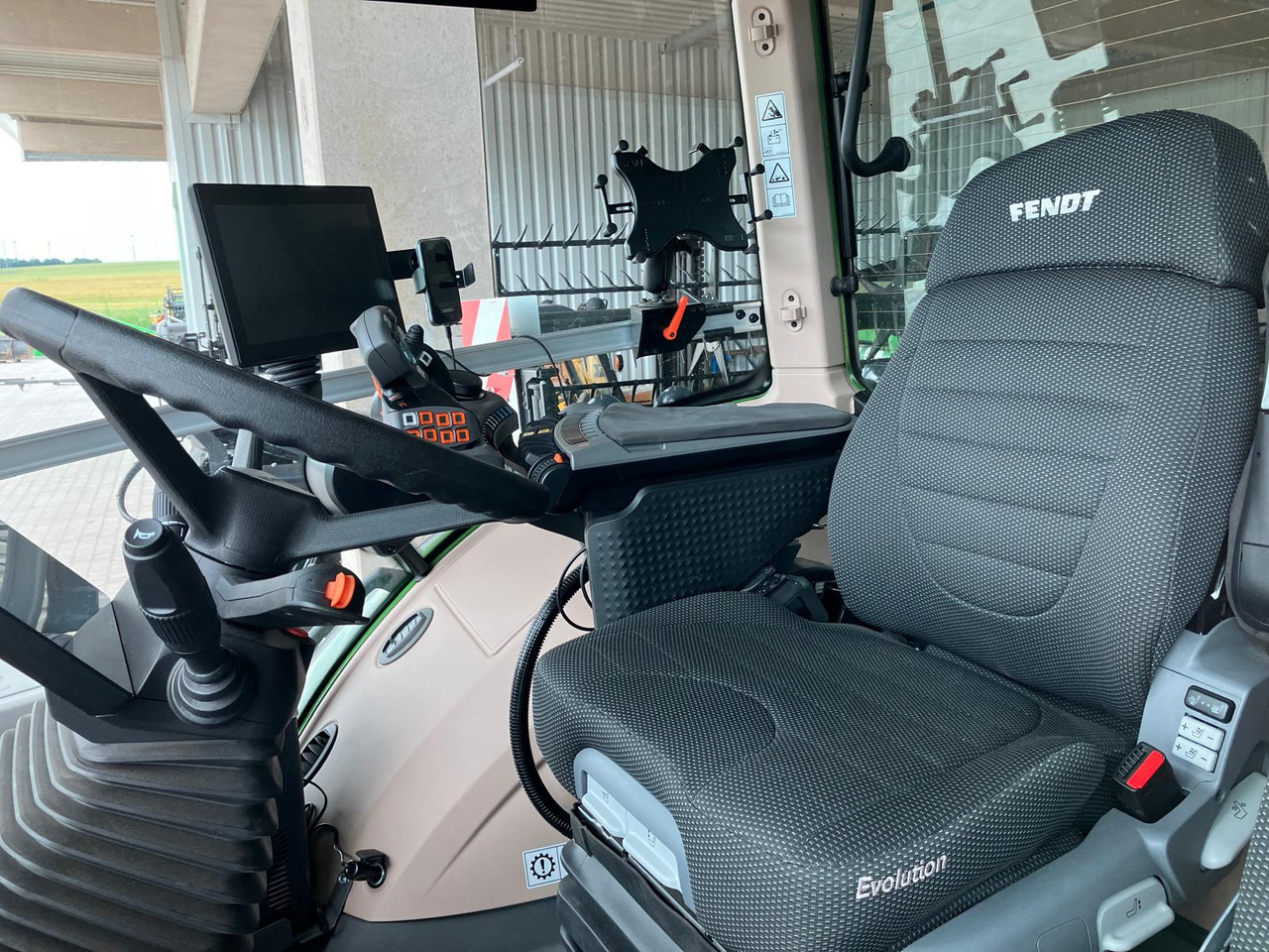 Fendt 942 Vario Gen7 Profi  Setting2 - Farm tractor: picture 3 Fendt 942 Vario Gen7 Profi  Setting2 - Farm tractor: picture 3