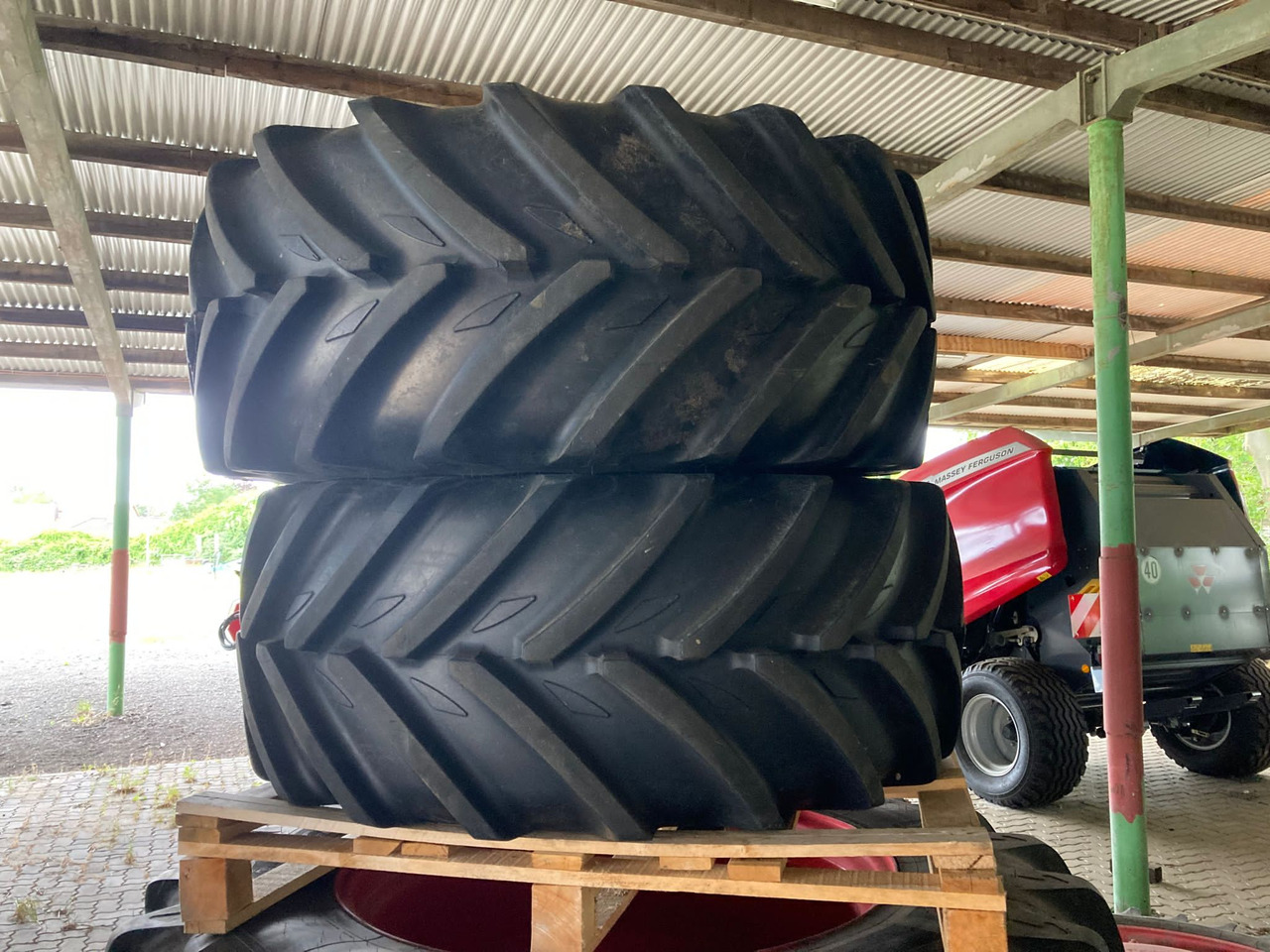 Fendt VF520/60R28 VF650/60R38 - Wheels and tires: picture 4 Fendt VF520/60R28 VF650/60R38 - Wheels and tires: picture 4