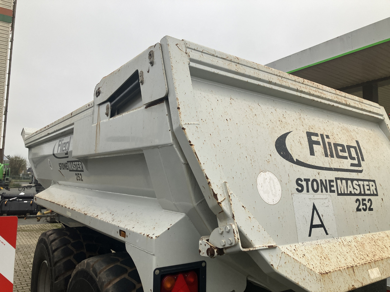 Fliegl Stone Master 252 Muldenkipper - Tipper: picture 3 Fliegl Stone Master 252 Muldenkipper - Tipper: picture 3