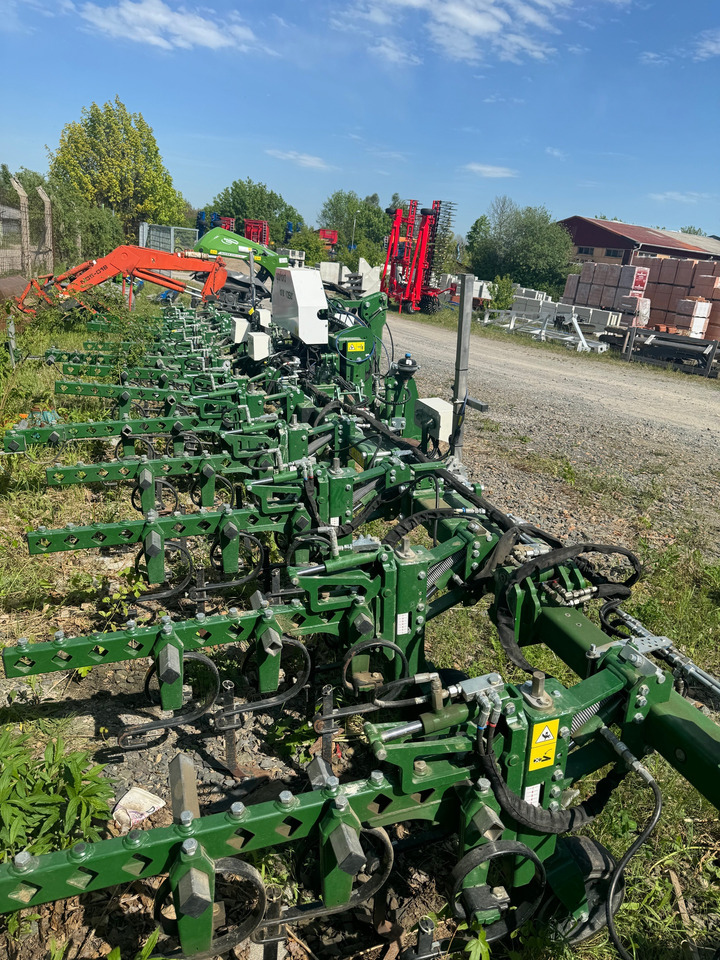 Garford Robocrop Guided Hoe - Beet harvester: picture 3 Garford Robocrop Guided Hoe - Beet harvester: picture 3