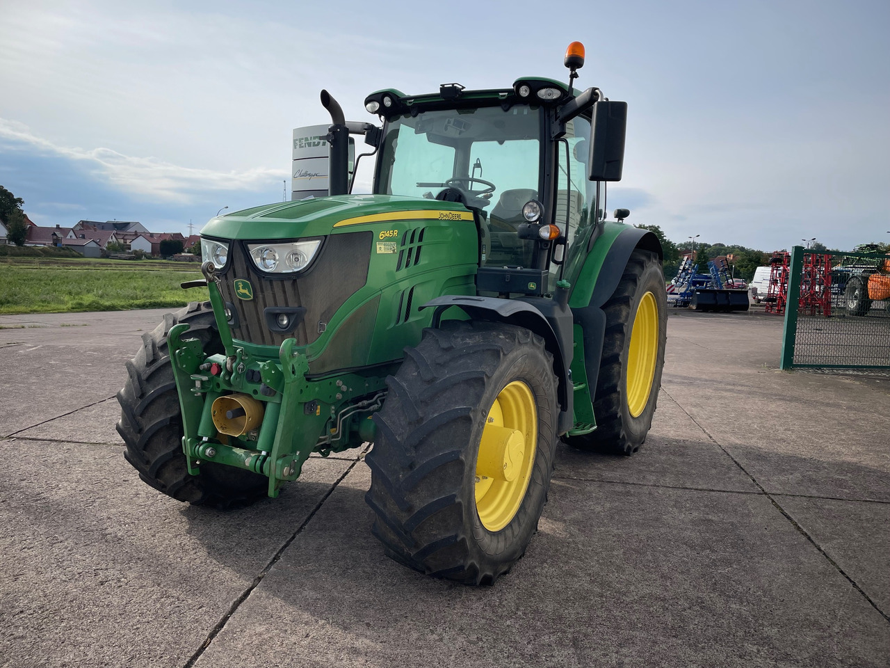 John Deere 6145R - Farm tractor: picture 1 John Deere 6145R - Farm tractor: picture 1