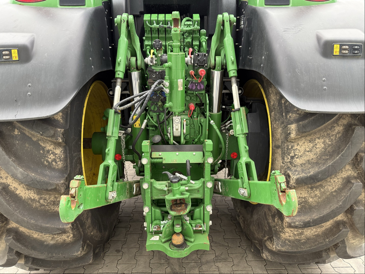 John Deere 6250 R - Farm tractor: picture 3 John Deere 6250 R - Farm tractor: picture 3