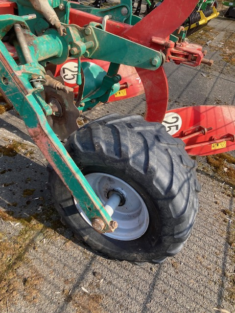 Kverneland EG 100/300/77RH - Plough: picture 2 Kverneland EG 100/300/77RH - Plough: picture 2