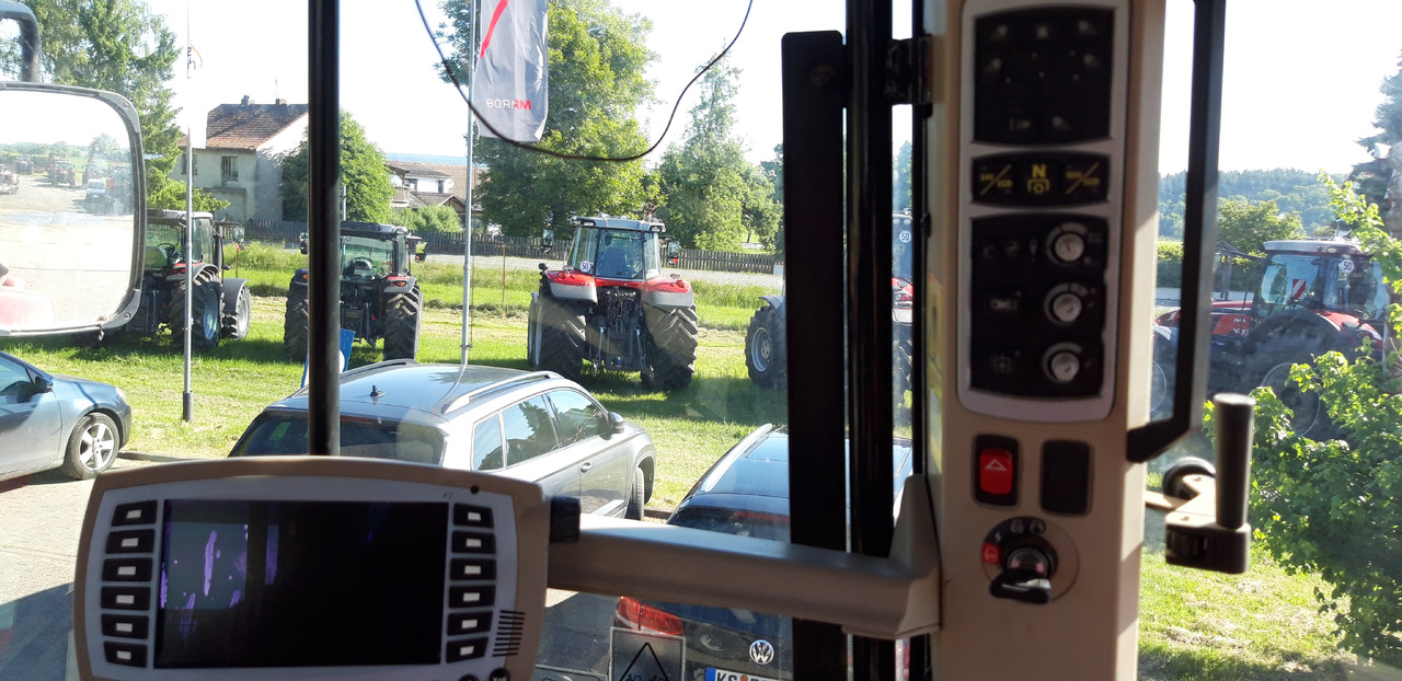 Massey Ferguson 7726 Dyna-6 Efficient - Farm tractor: picture 5 Massey Ferguson 7726 Dyna-6 Efficient - Farm tractor: picture 5