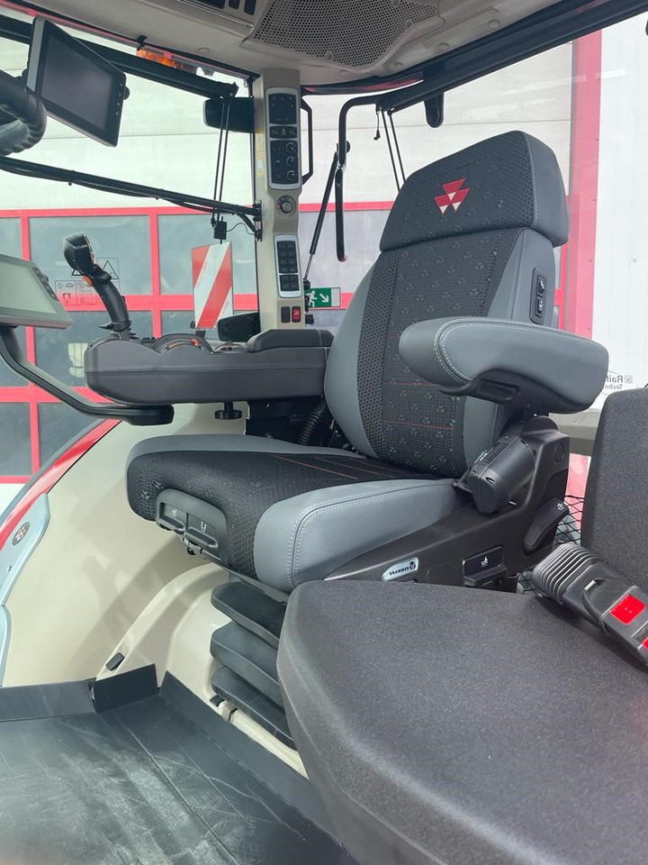 Massey Ferguson 8732 Dyna-VT EXCLUSIVE - Farm tractor: picture 3 Massey Ferguson 8732 Dyna-VT EXCLUSIVE - Farm tractor: picture 3