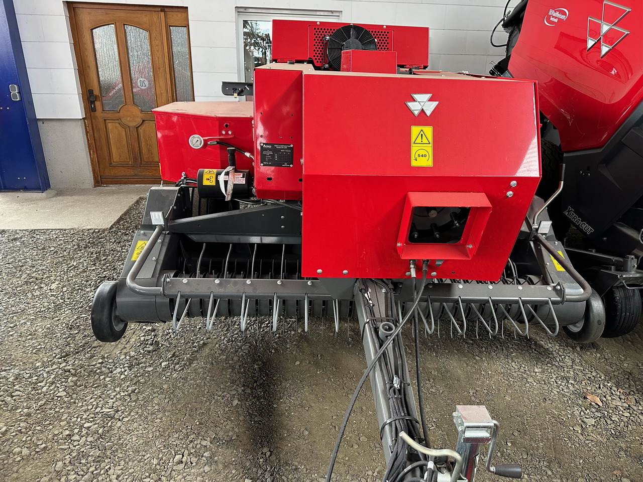 Massey Ferguson Hochdruckpresse 1840 - Bale wrapper: picture 4 Massey Ferguson Hochdruckpresse 1840 - Bale wrapper: picture 4