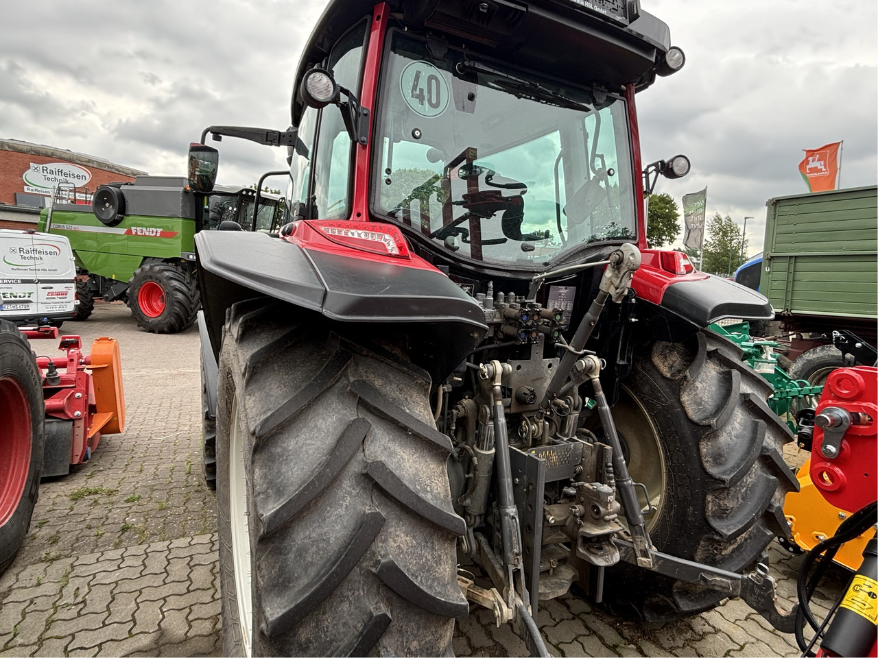 Valtra A 95 - Farm tractor: picture 4 Valtra A 95 - Farm tractor: picture 4