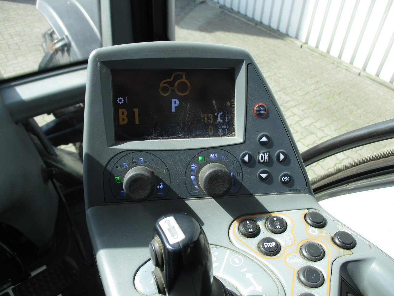 Valtra T 213 - Farm tractor: picture 4 Valtra T 213 - Farm tractor: picture 4