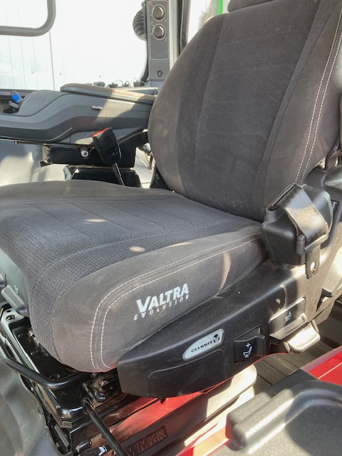 Valtra T 235 Versu - Farm tractor: picture 5 Valtra T 235 Versu - Farm tractor: picture 5