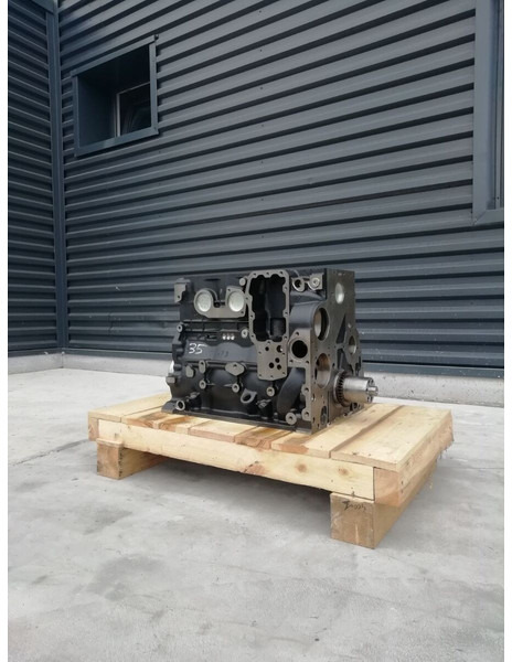 Iveco F4BE0454B - Cylinder block for Truck: picture 1 Iveco F4BE0454B - Cylinder block for Truck: picture 1