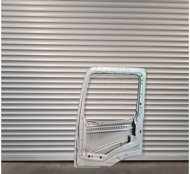 Mercedes-Benz ACTROS AROCS RIGHT SIDE (RH) NAKED - BARE MP4 EURO 6 - Door and parts for Truck: picture 2 Mercedes-Benz ACTROS AROCS RIGHT SIDE (RH) NAKED - BARE MP4 EURO 6 - Door and parts for Truck: picture 2