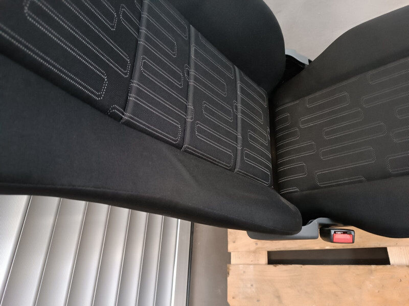 Mercedes-Benz MANUAL - Seat for Truck: picture 5 Mercedes-Benz MANUAL - Seat for Truck: picture 5