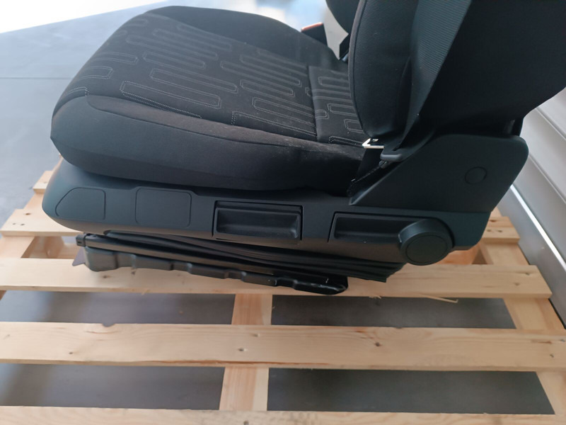 Mercedes-Benz Mechanical - Meccanico - Seat for Truck: picture 5 Mercedes-Benz Mechanical - Meccanico - Seat for Truck: picture 5