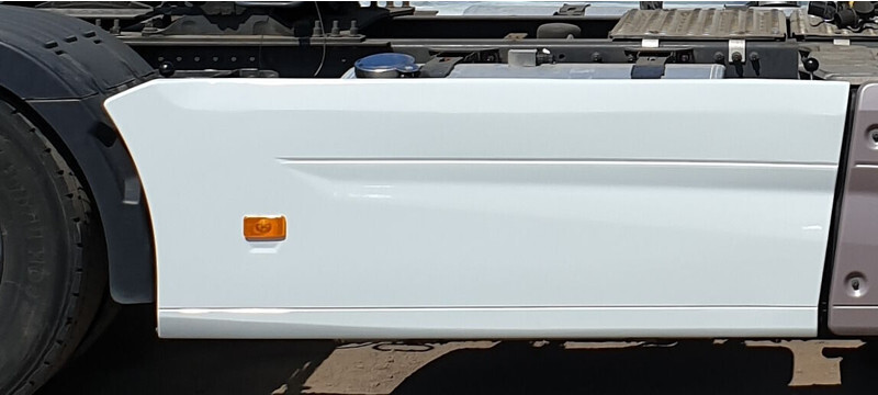 Renault T - T High SIDESKIRT EURO 6 - Aerodynamics/ Spoiler for Truck: picture 2 Renault T - T High SIDESKIRT EURO 6 - Aerodynamics/ Spoiler for Truck: picture 2