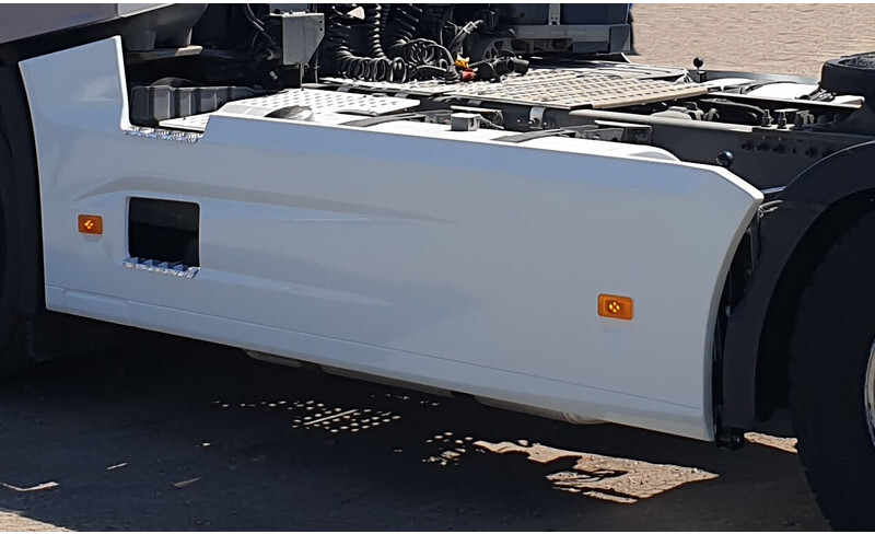Renault T - T High SIDESKIRT EURO 6 - Aerodynamics/ Spoiler for Truck: picture 3 Renault T - T High SIDESKIRT EURO 6 - Aerodynamics/ Spoiler for Truck: picture 3