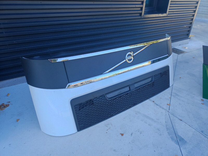 Volvo FH EURO 6 - Bumper for Truck: picture 3 Volvo FH EURO 6 - Bumper for Truck: picture 3