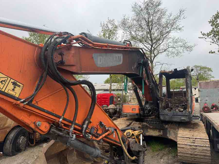 Crawler excavator DOOSAN DX255LC-5 EXCAVATOR FOR PARTS: picture 11