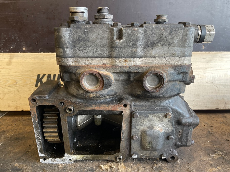 MAN COMPRESSOR 51.54100-7248 - Air brake compressor for Truck: picture 3 MAN COMPRESSOR 51.54100-7248 - Air brake compressor for Truck: picture 3