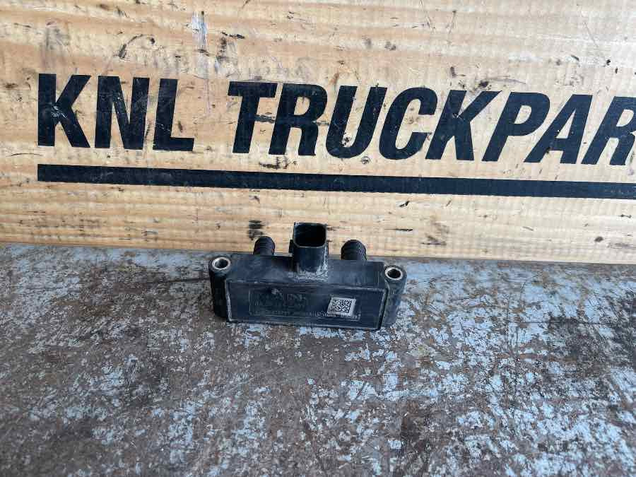 MAN VALVE 51.27421-0331 - Electrical system for Truck: picture 2 MAN VALVE 51.27421-0331 - Electrical system for Truck: picture 2