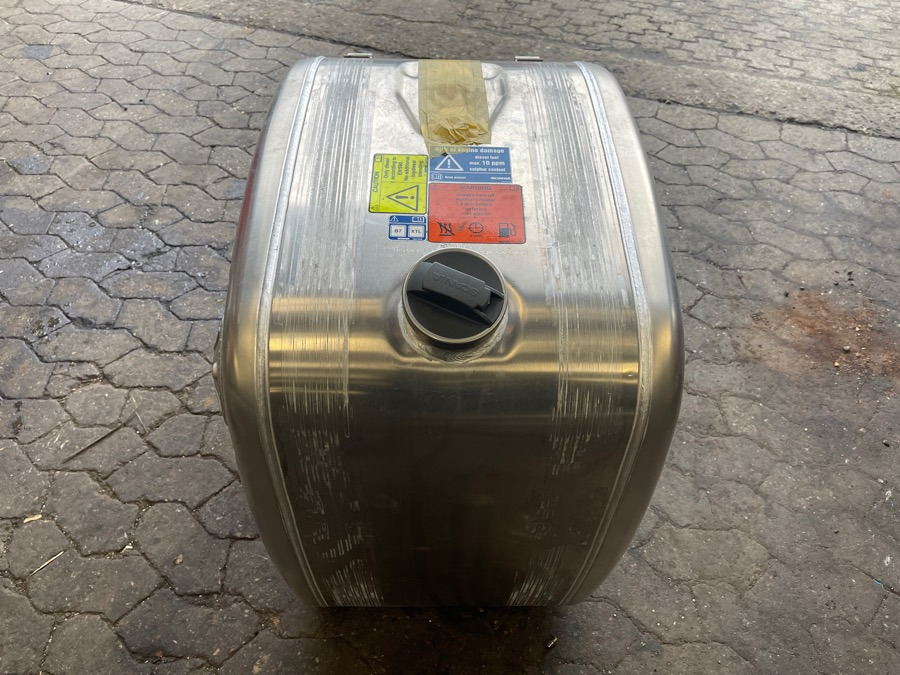 SCANIA FUEL TANK 2710455 - Fuel processing/ Fuel delivery for Truck: picture 1 SCANIA FUEL TANK 2710455 - Fuel processing/ Fuel delivery for Truck: picture 1