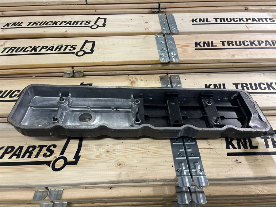 SCANIA VALVE COVER 2468331 - Engine and parts for Truck: picture 2 SCANIA VALVE COVER 2468331 - Engine and parts for Truck: picture 2