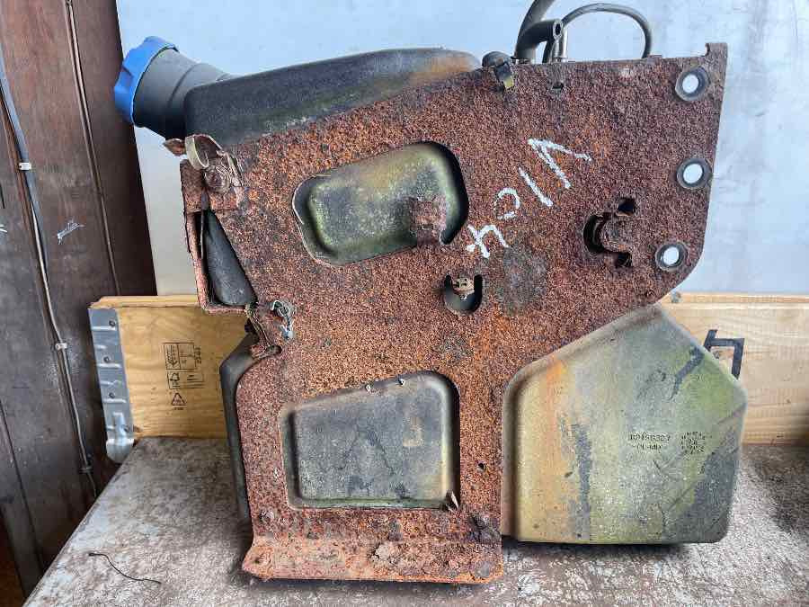 VOLVO ADBLUE TANK 82169309 - Fuel processing/ Fuel delivery for Truck: picture 1 VOLVO ADBLUE TANK 82169309 - Fuel processing/ Fuel delivery for Truck: picture 1