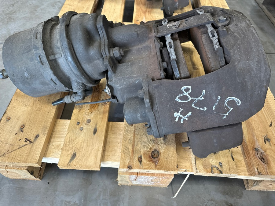 VOLVO BRAKE CALIBER RH 20527330 - Brake caliper for Truck: picture 1 VOLVO BRAKE CALIBER RH 20527330 - Brake caliper for Truck: picture 1